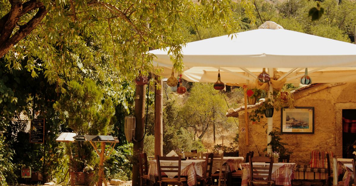 découvrez notre restaurant authentique, où chaque plat est préparé avec des ingrédients frais et des recettes traditionnelles pour une expérience culinaire unique.